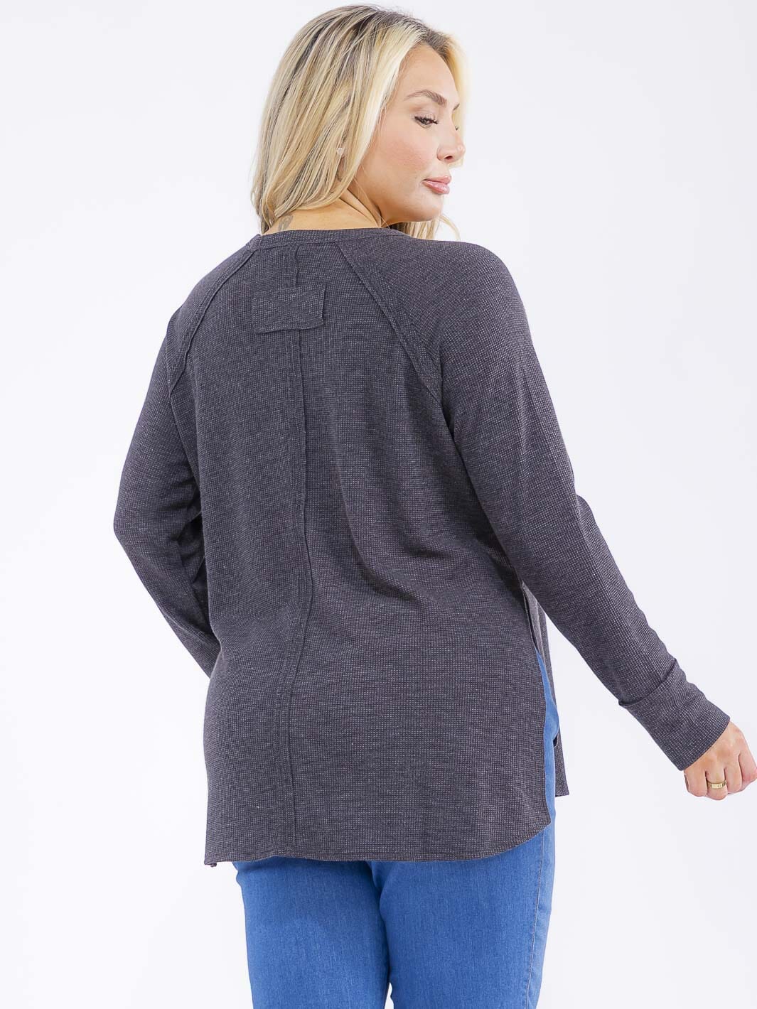 PLUS SIZE LONG SLEEVE HIGH-LOW SOLID TOP
