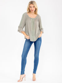 WOMEN'S 3/4 RUFFLE SLEEVE EYELET DETAILED BLOUSE
