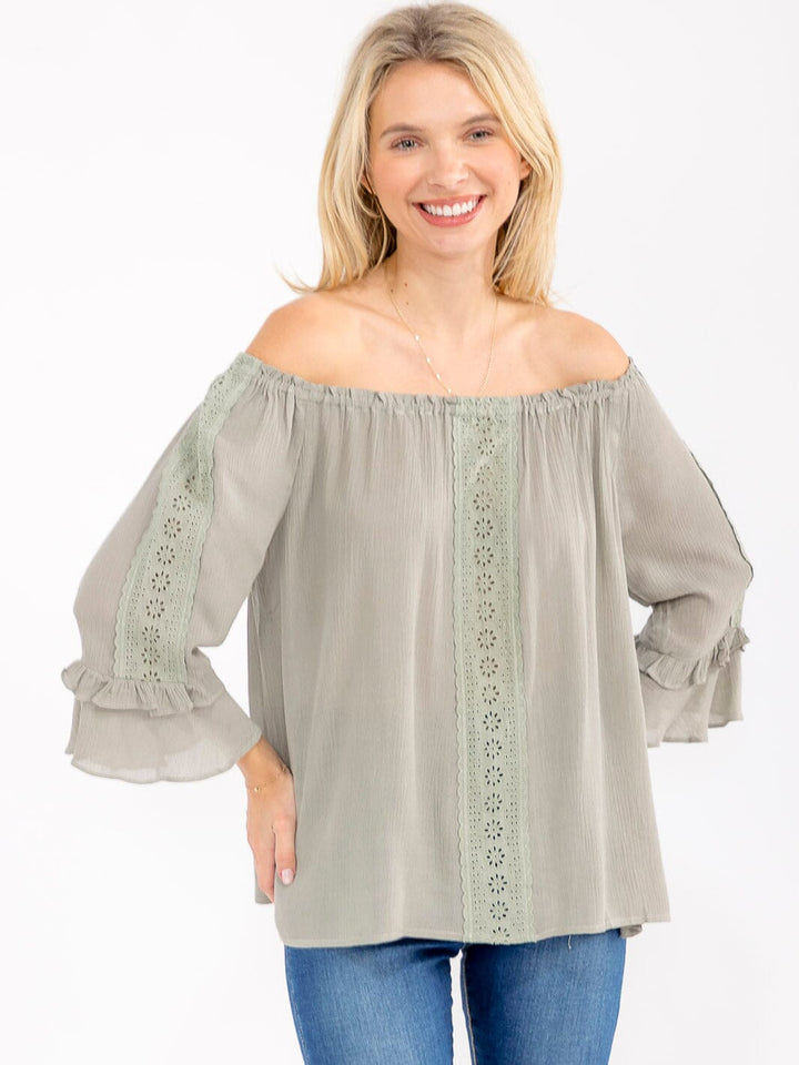 WOMEN'S 3/4 RUFFLE SLEEVE EYELET DETAILED BLOUSE