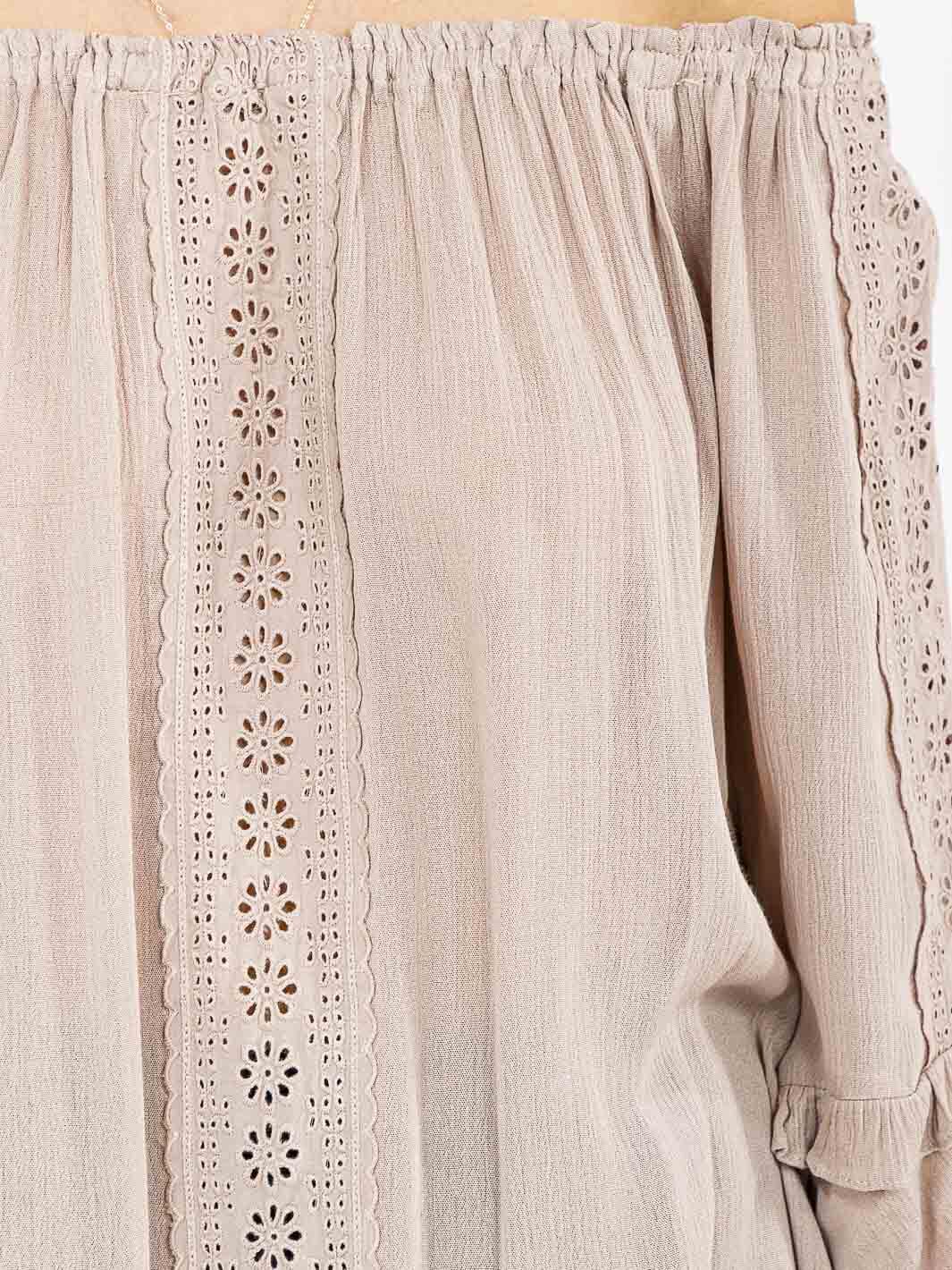 WOMEN'S 3/4 RUFFLE SLEEVE EYELET DETAILED BLOUSE