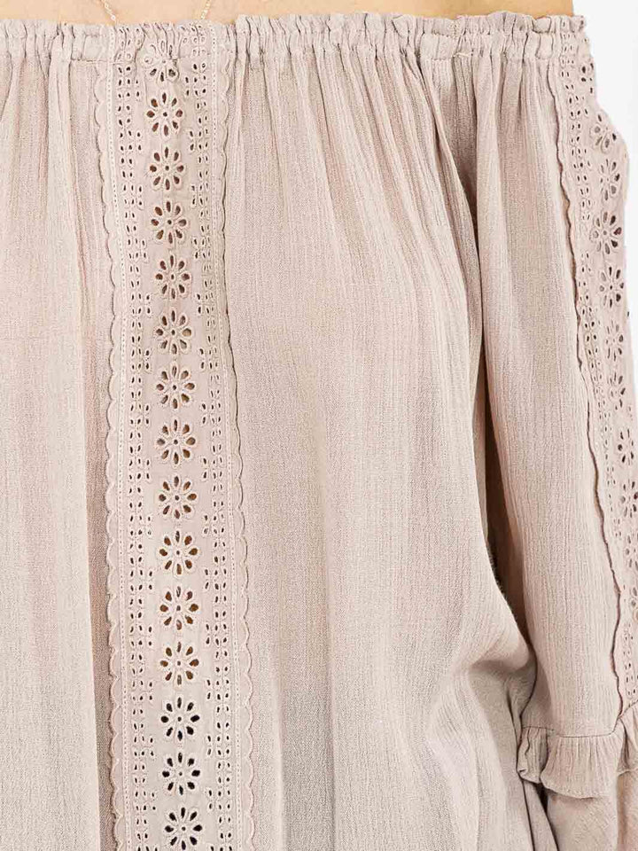 WOMEN'S 3/4 RUFFLE SLEEVE EYELET DETAILED BLOUSE