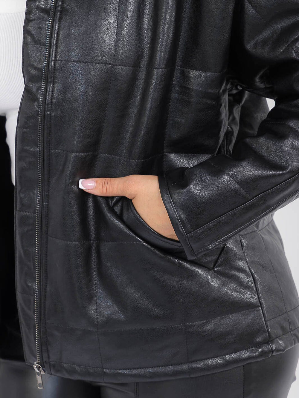 WOMEN'S LONG SLEEVE ZIPPER CLOSURE FRONT POCKETS PU PLEATHER JACKET
