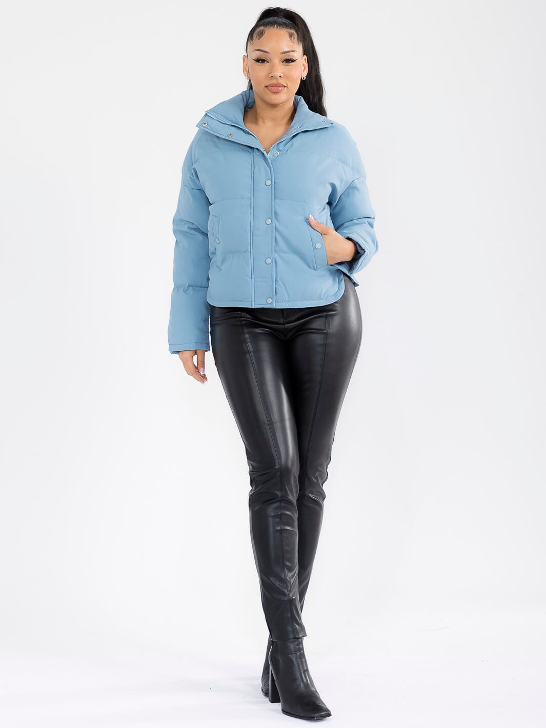 WOMEN'S LONG SLEEVE BUTTON CLOSURE FRONT POCKETS PUFFER JACKET