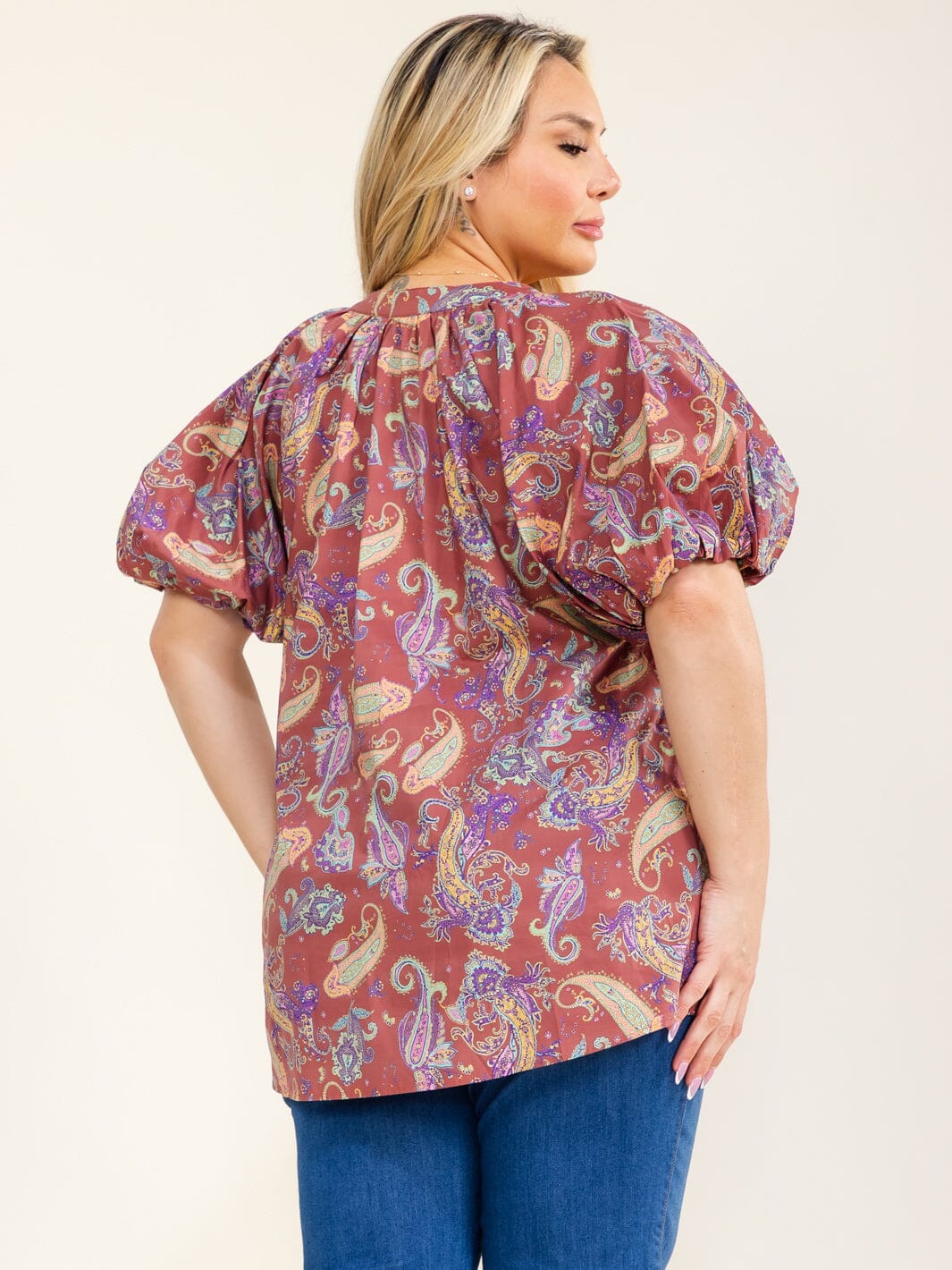 PLUS SIZE SHORT PUFF SLEEVE V-NECK MULTI PRINT BLOUSE