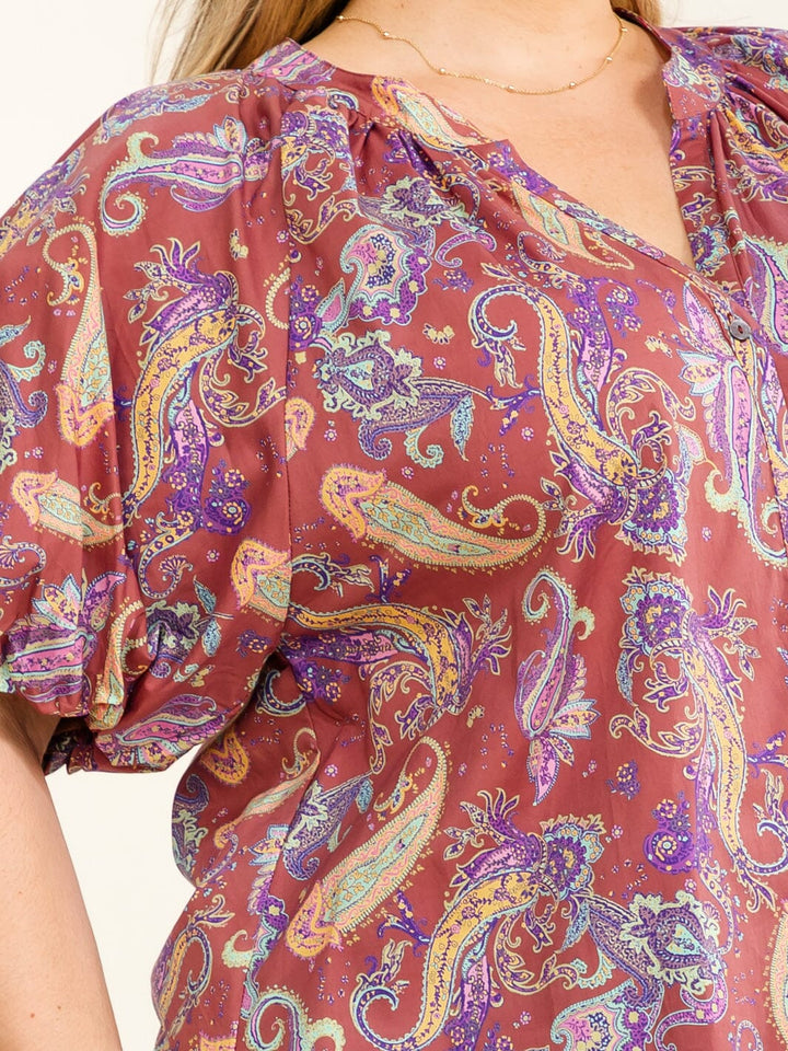 PLUS SIZE SHORT PUFF SLEEVE V-NECK MULTI PRINT BLOUSE