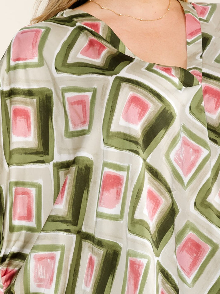 PLUS SIZE SHORT SLEEVE V-NECK MULTI PRINT TUNIC BLOUSE