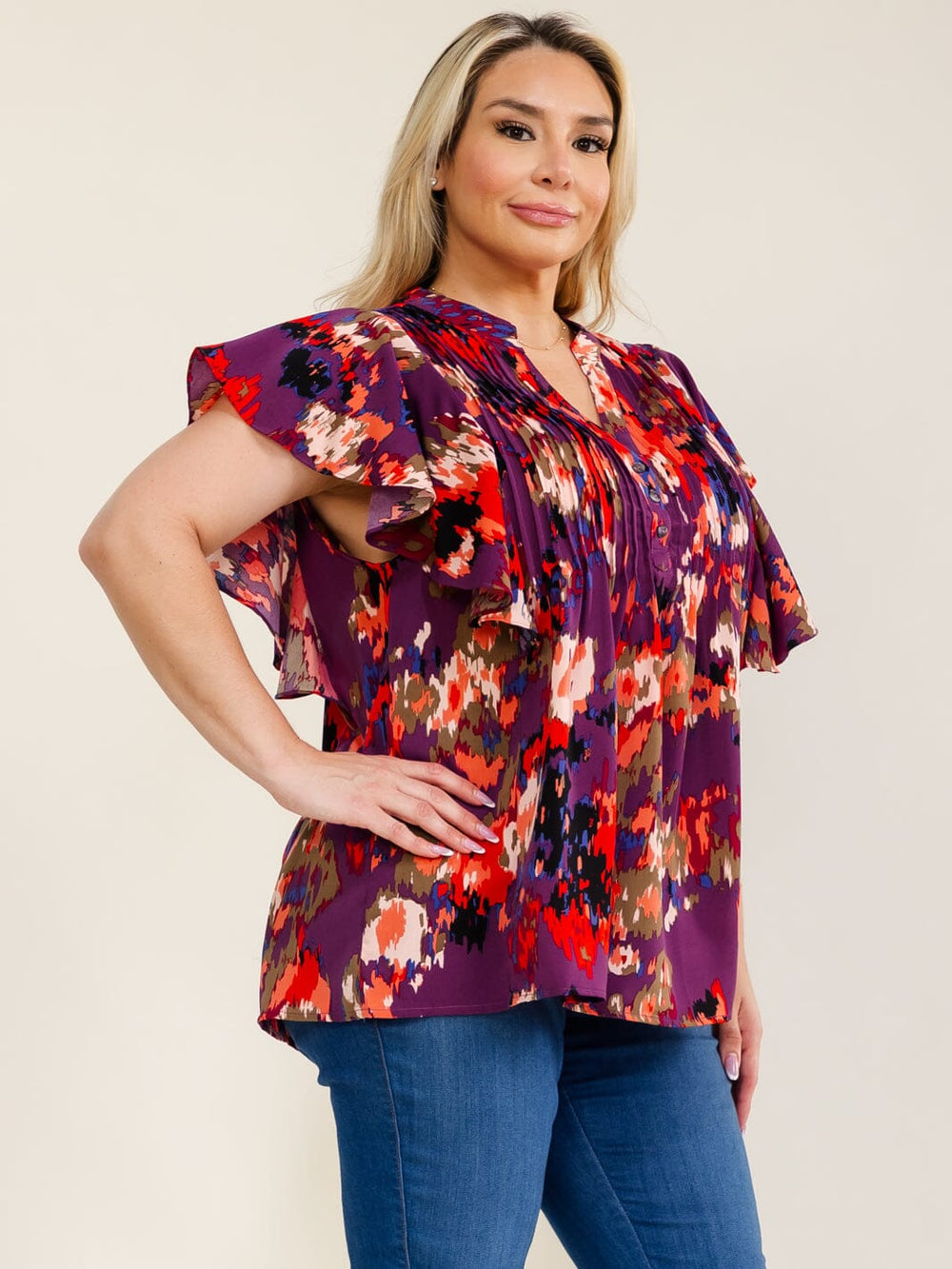 PLUS SIZE SHORT SLEEVE V-NECK MULTI PRINT PLEATED BLOUSE