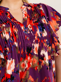 PLUS SIZE SHORT SLEEVE V-NECK MULTI PRINT PLEATED BLOUSE