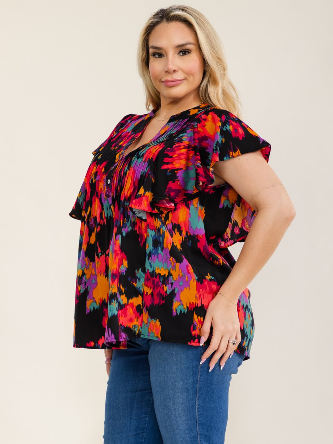 PLUS SIZE SHORT SLEEVE V-NECK MULTI PRINT PLEATED BLOUSE