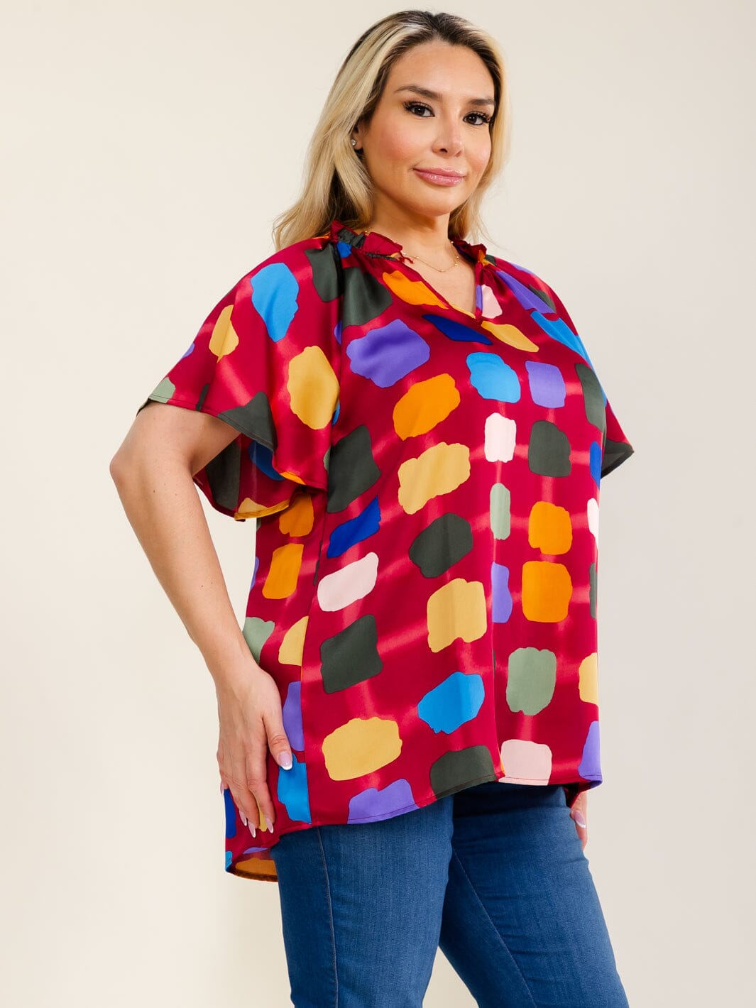PLUS SIZE SHORT SLEEVE V-NECK MULTI PRINT BLOUSE