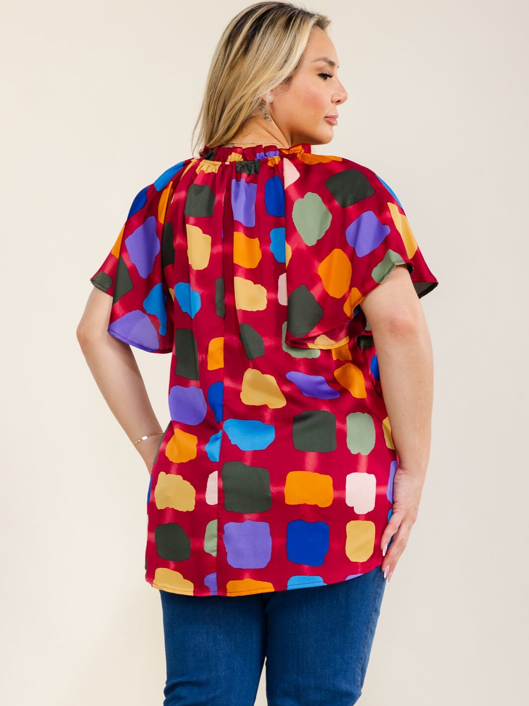 PLUS SIZE SHORT SLEEVE V-NECK MULTI PRINT BLOUSE
