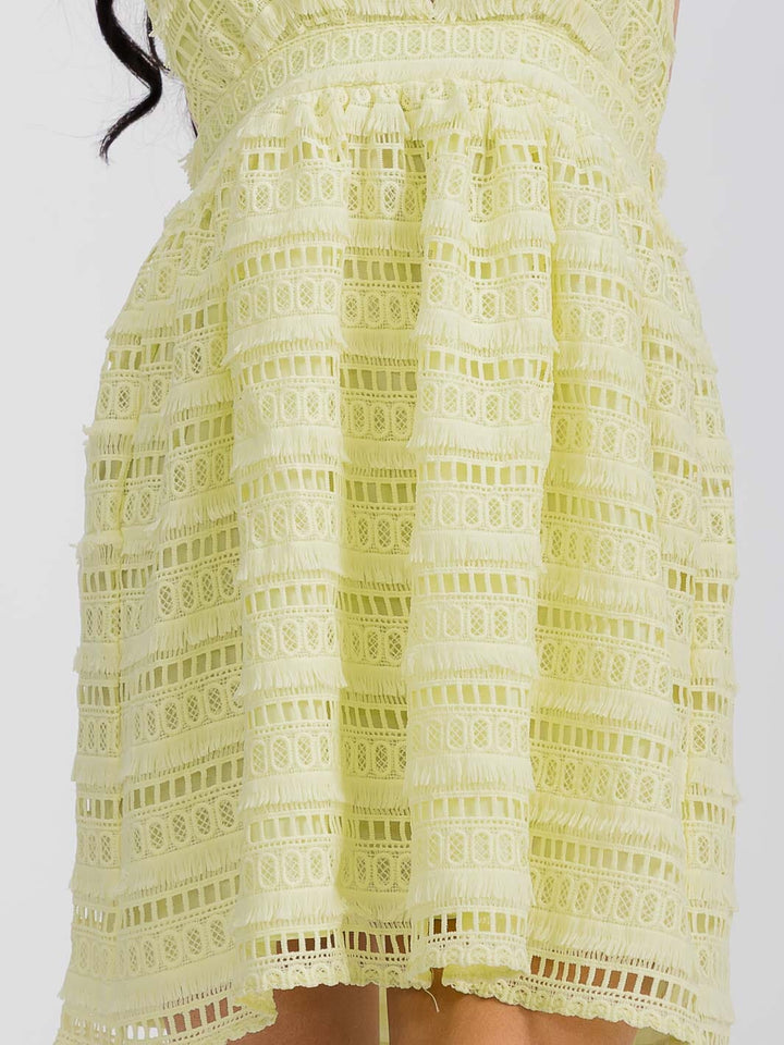 WOMEN'S SLEEVELESS V-NECK OPEN BACK RUFFLE DETAILED MINI DRESS