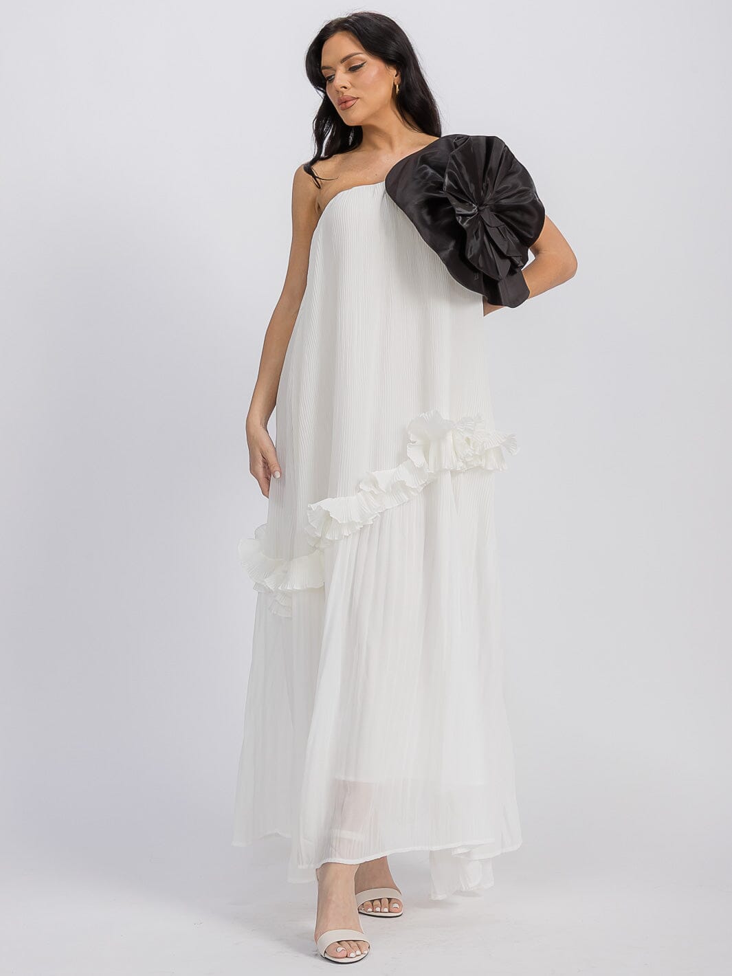 WOMEN'S SLEEVELESS ONE SHOULDER TIERED FLOWER DETAILED MAXI DRESS