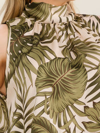 ENTRO PLUS SIZE SLEEVELESS TURTLE NECK LEAF PRINT BLOUSE