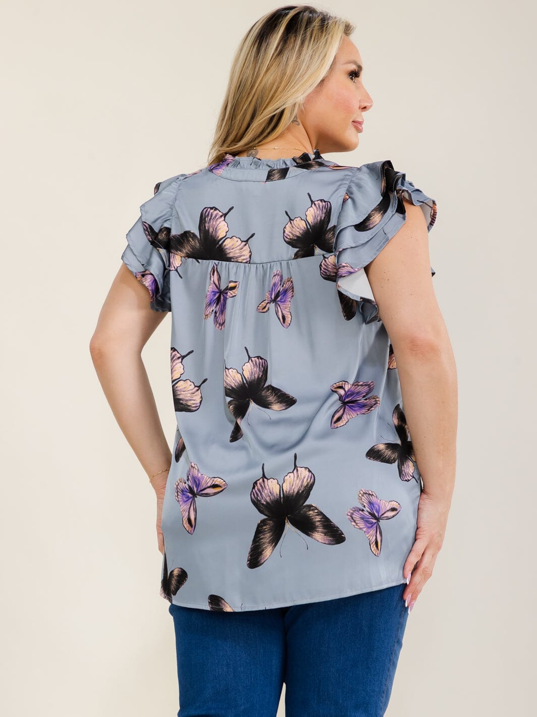 PLUS SIZE SHORT SLEEVE V-NECK RUFFLE BUTTERFLY PRINT BLOUSE