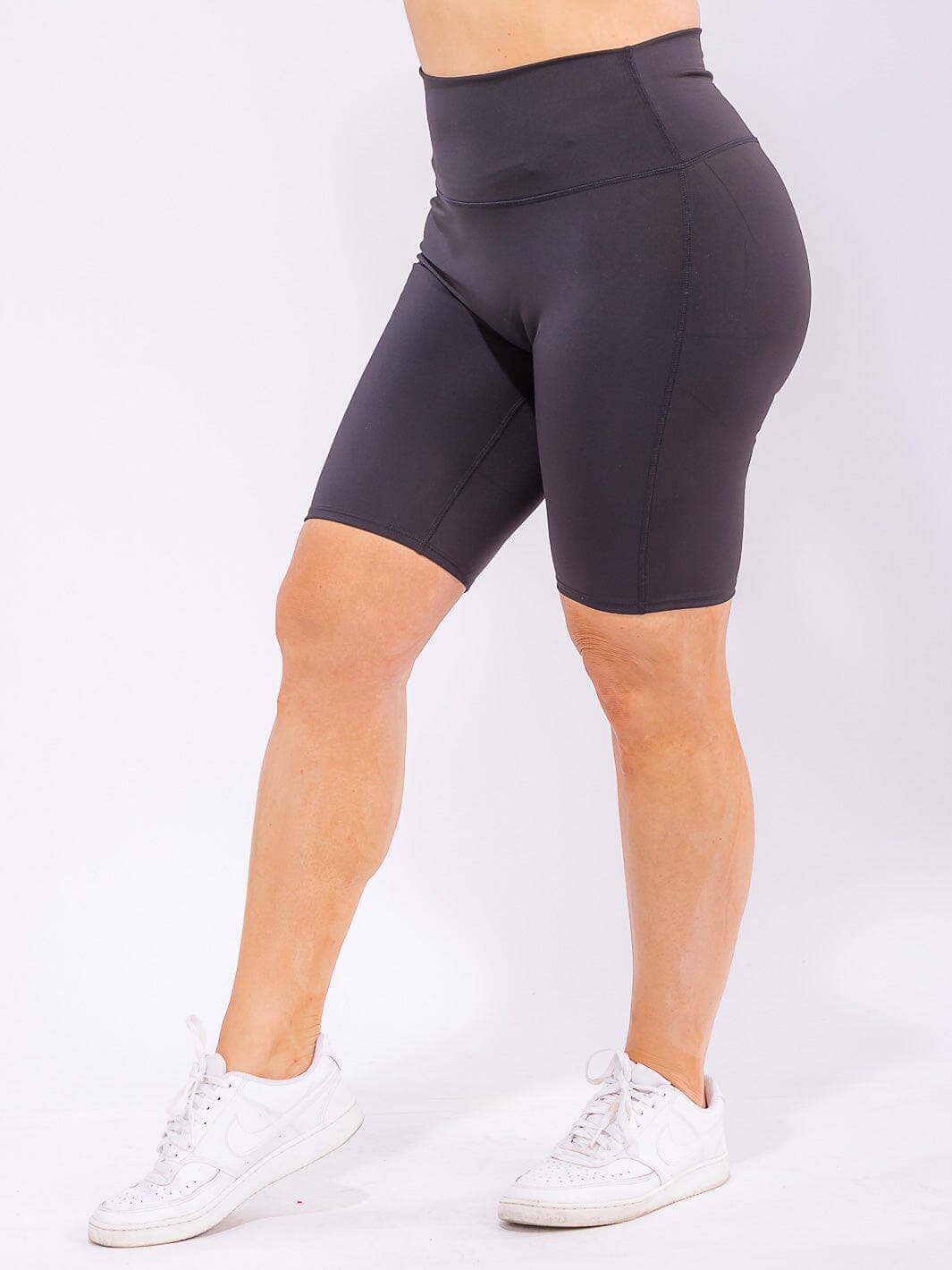 PLUS SIZE ELASTIC WAIST CAPRI SHORTS