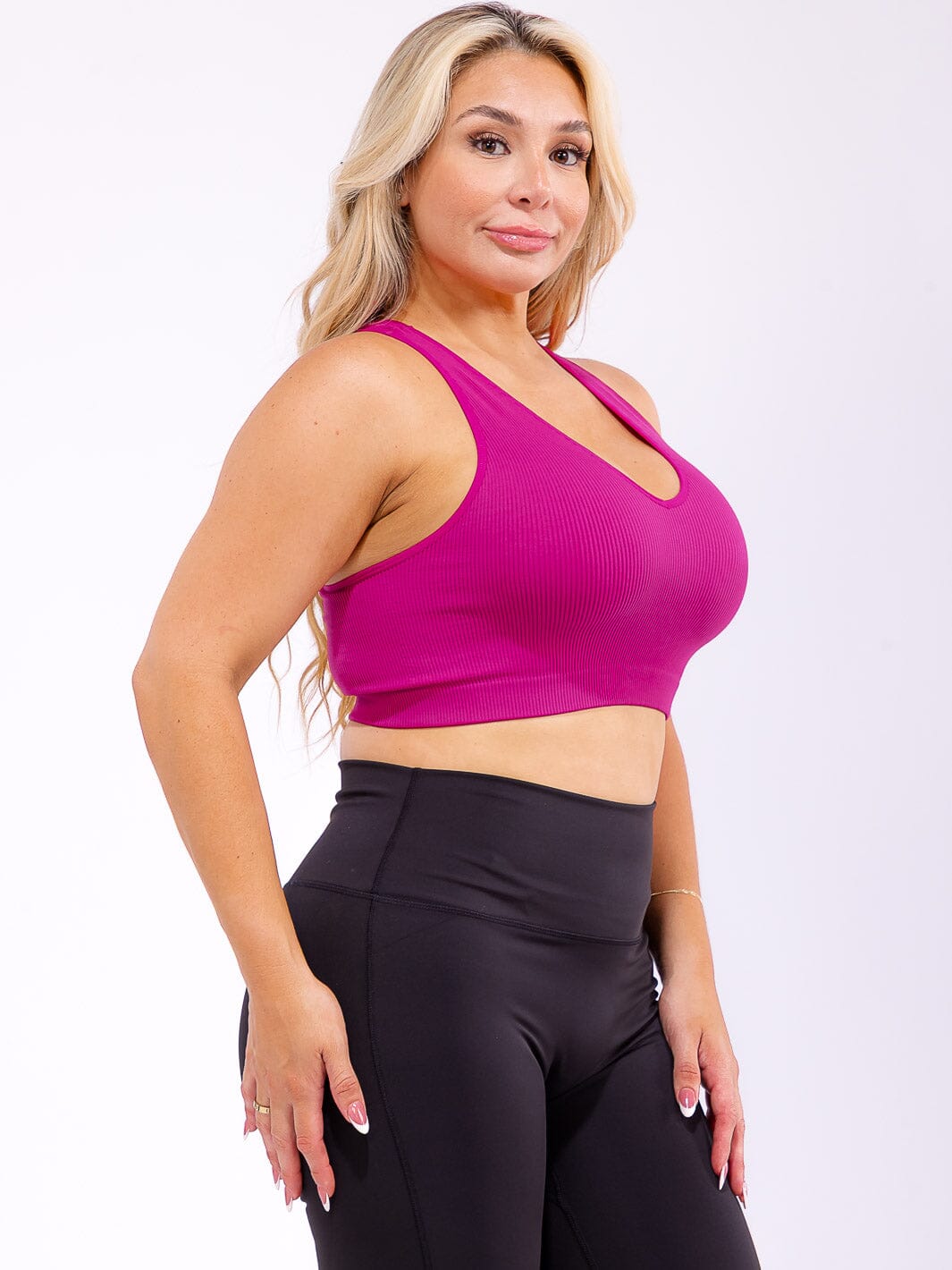 PLUS SIZE SLEEVELESS V-NECK CROP TOP