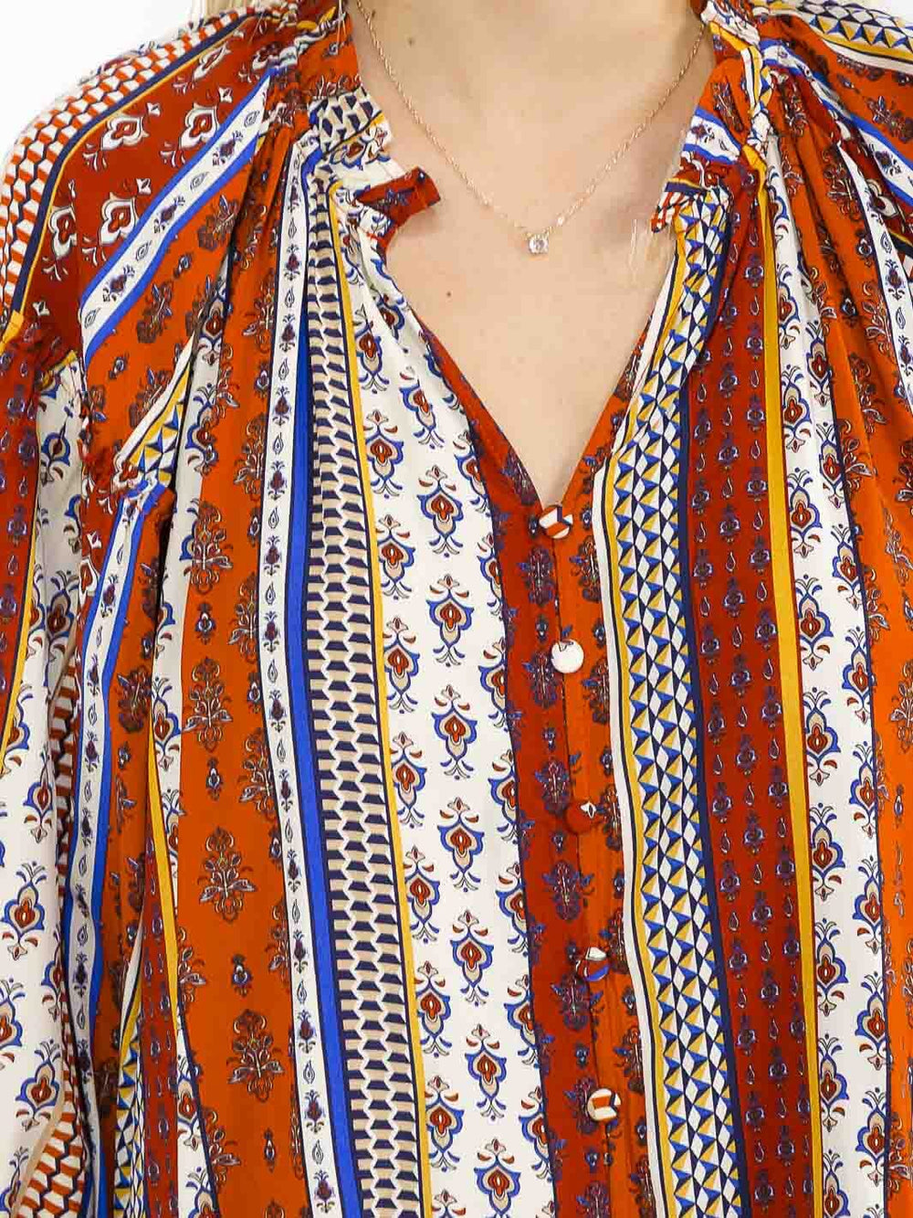 WOMEN'S LONG SLEEVE BUTTON UP V-NECK MULTI PRINT BLOUSE