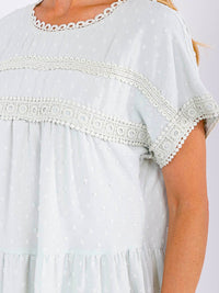 WOMEN'S SHORT SLEEVE LOOSE FIT TRIM DETAILED SWISS MINI DRESS