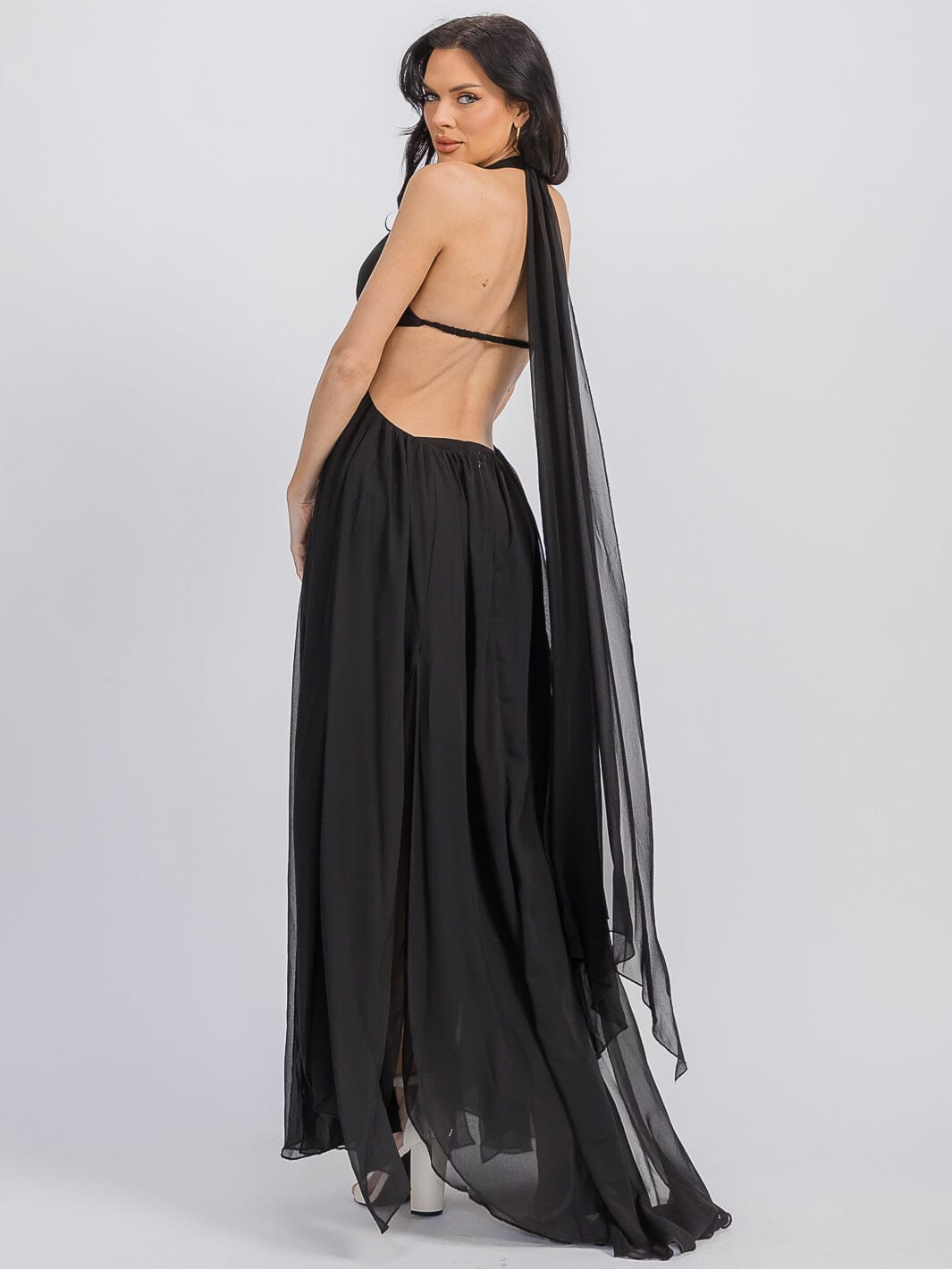 WOMEN'S SLEEVELESS OPEN BACK FLOWER DETAILED MAXI DRESS