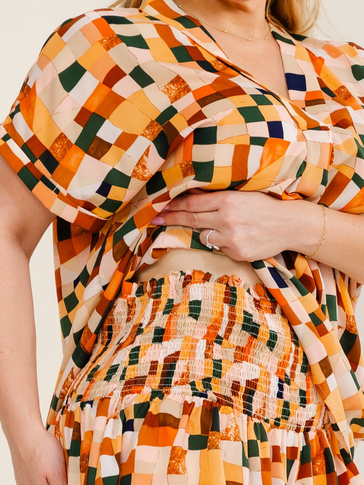 PLUS SIZE SHORT SLEEVE V-NECK MULTI PRINT BLOUSE