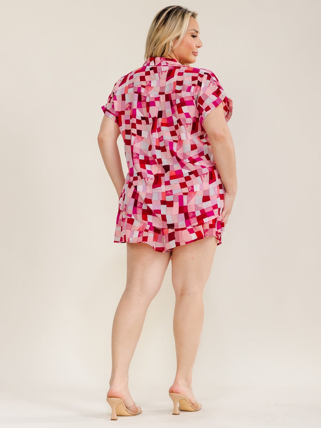 PLUS SIZE SHORT SLEEVE V-NECK MULTI PRINT BLOUSE