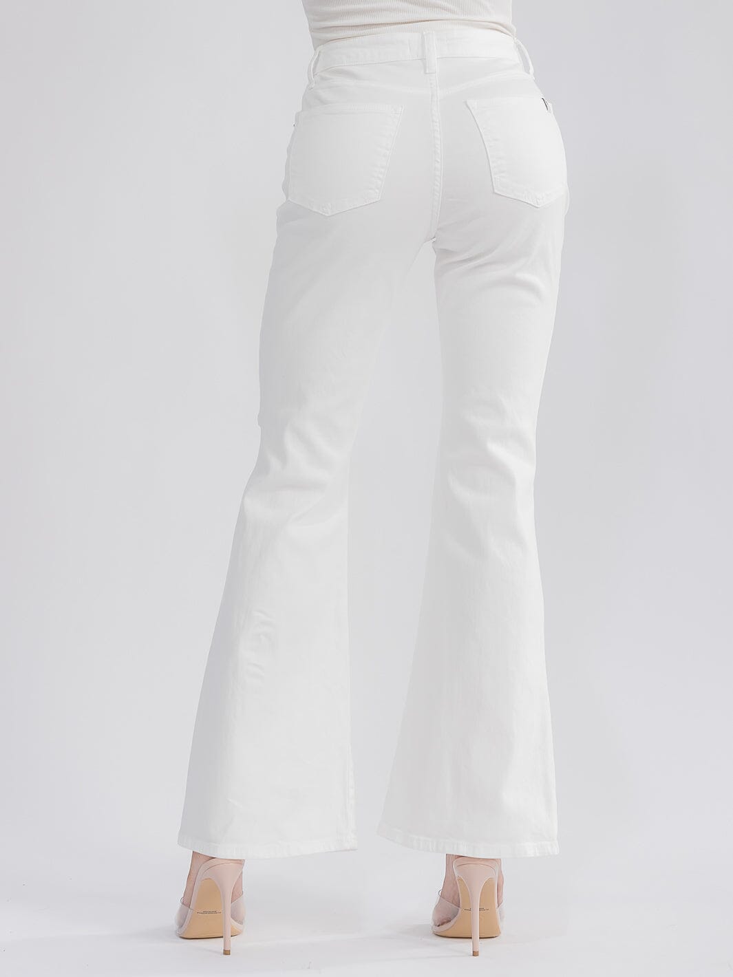 WOMEN'S BUTTON CLOSURE POCKETS DISTRESS BELL LEG DENIM PANTS