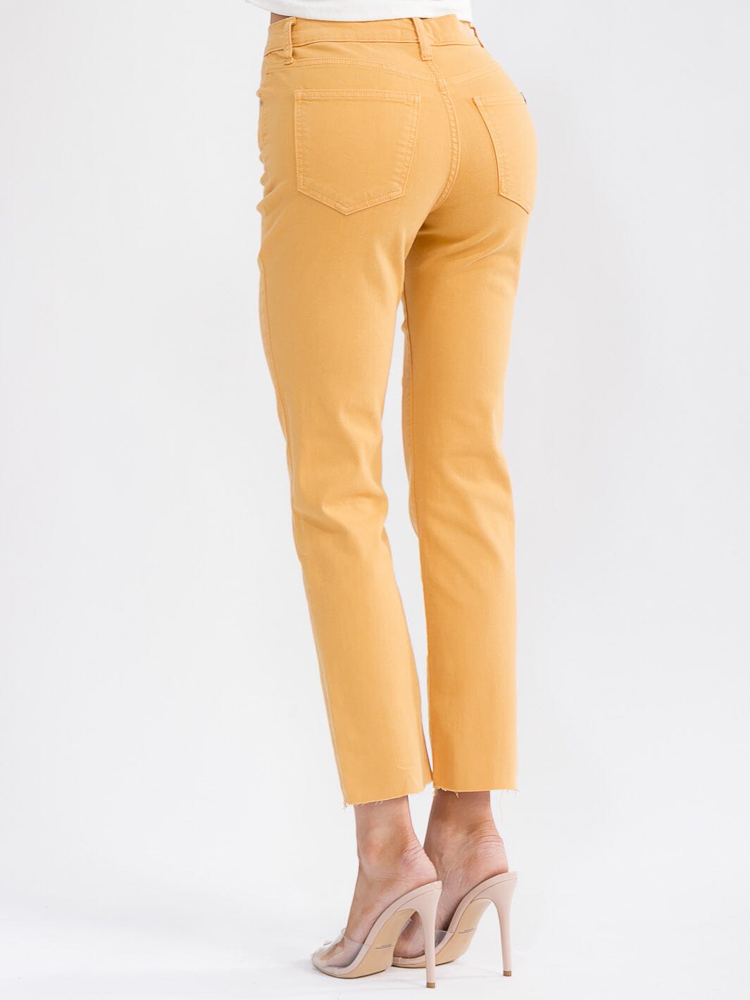 WOMEN'S BUTTON CLOSURE POCKETS RAW EDGE STRAIGHT LEG DENIM PANTS