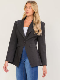 WOMEN'S LONG SLEEVE BUTTON CLOSURE FRONT POCKETS DETAILED BLAZER