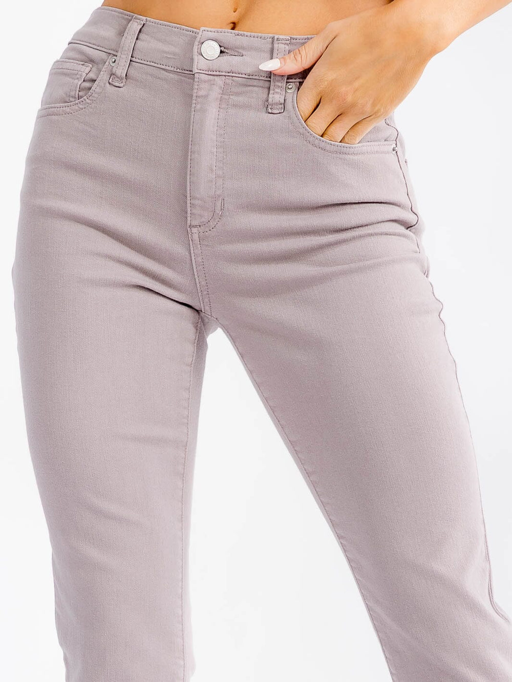 WOMEN'S BUTTON CLOSURE POCKETS RAW EDGE STRAIGHT LEG DENIM PANTS