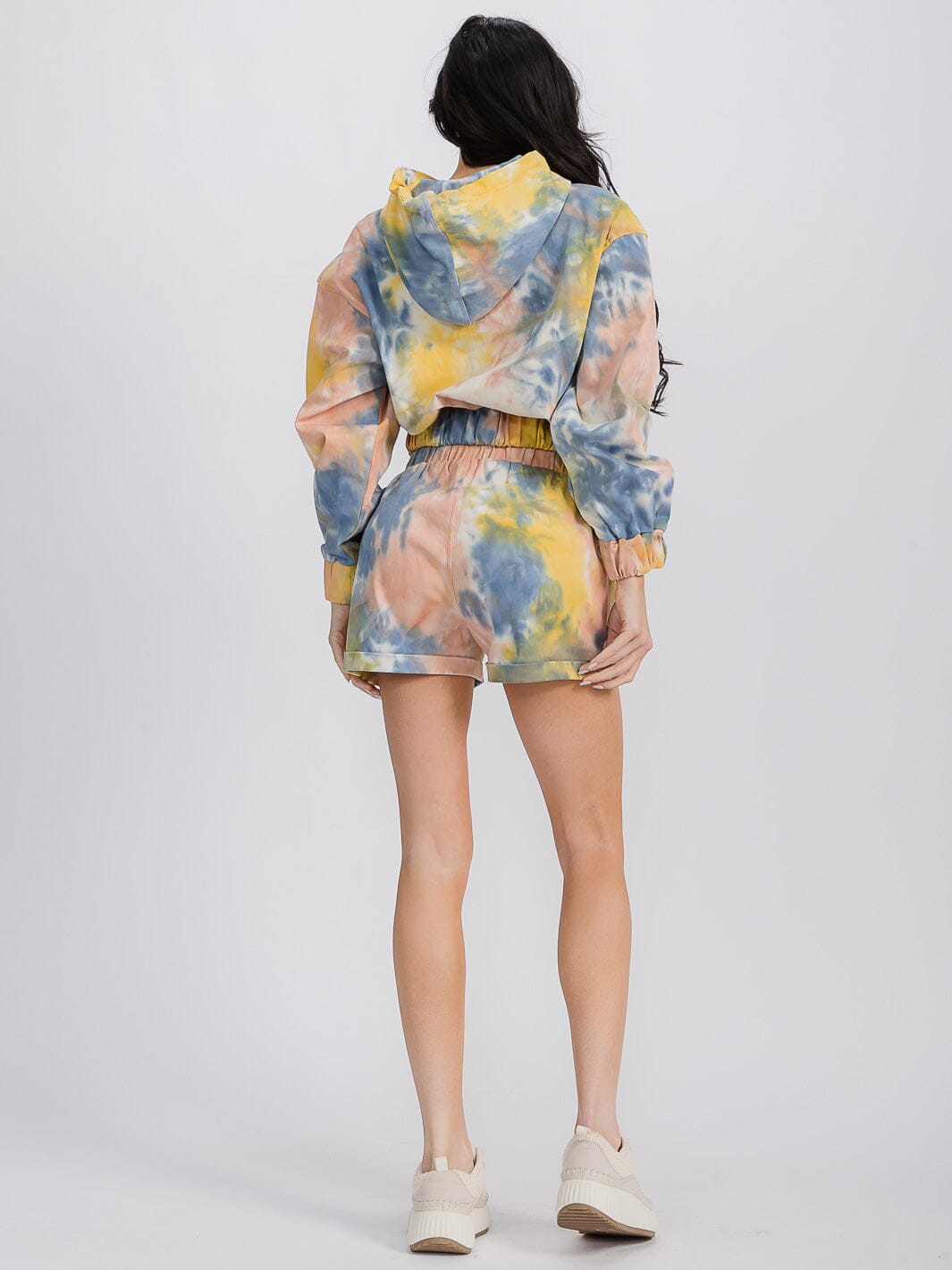 WOMEN'S HOODED SWEATER & ELASTIC WAIST SHORTS TIE DYE 2PC SET.