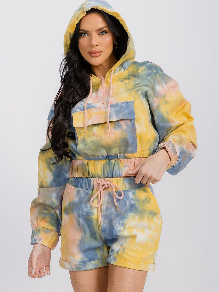 WOMEN'S HOODED SWEATER & ELASTIC WAIST SHORTS TIE DYE 2PC SET.