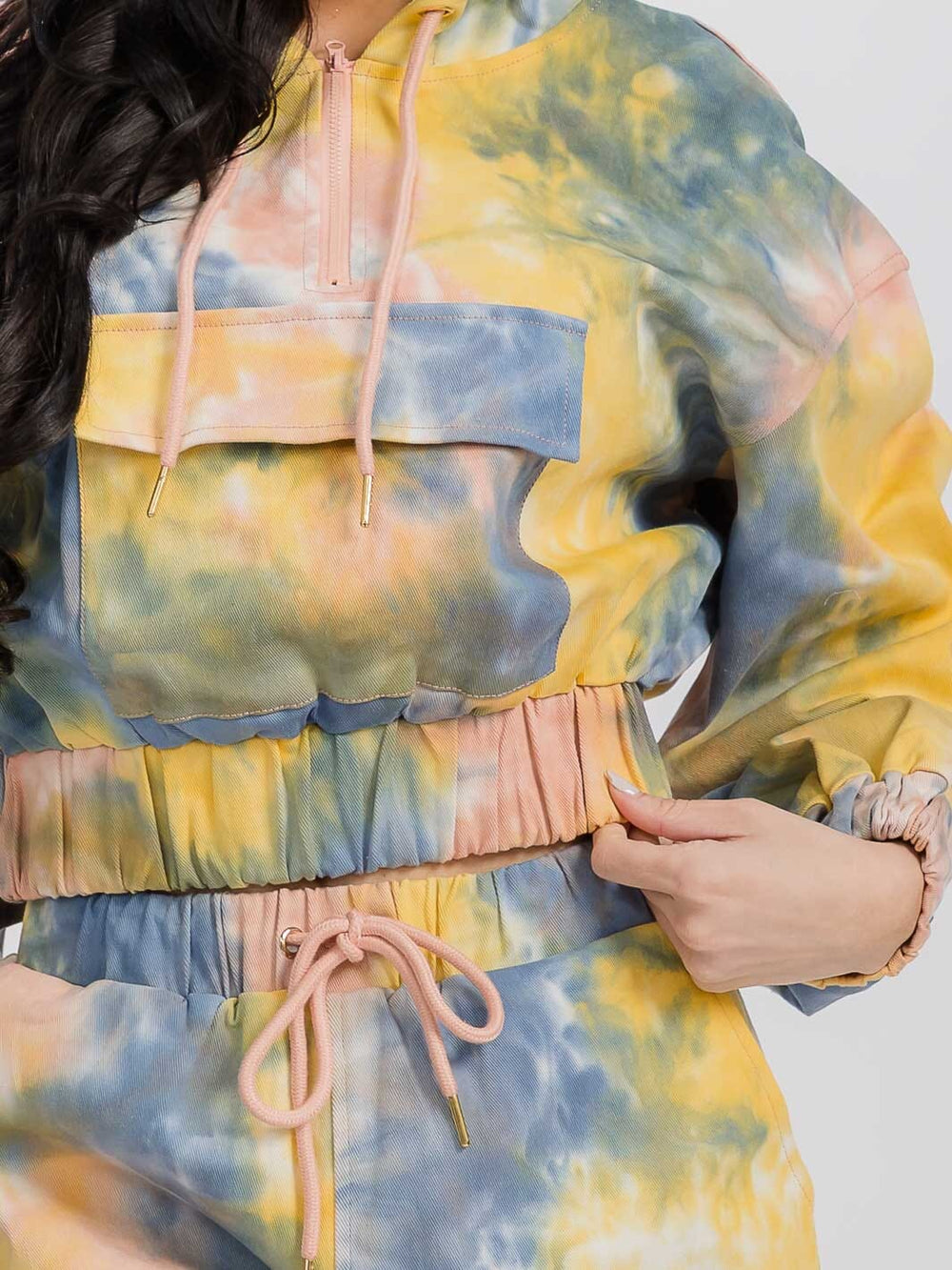 WOMEN'S HOODED SWEATER & ELASTIC WAIST SHORTS TIE DYE 2PC SET.