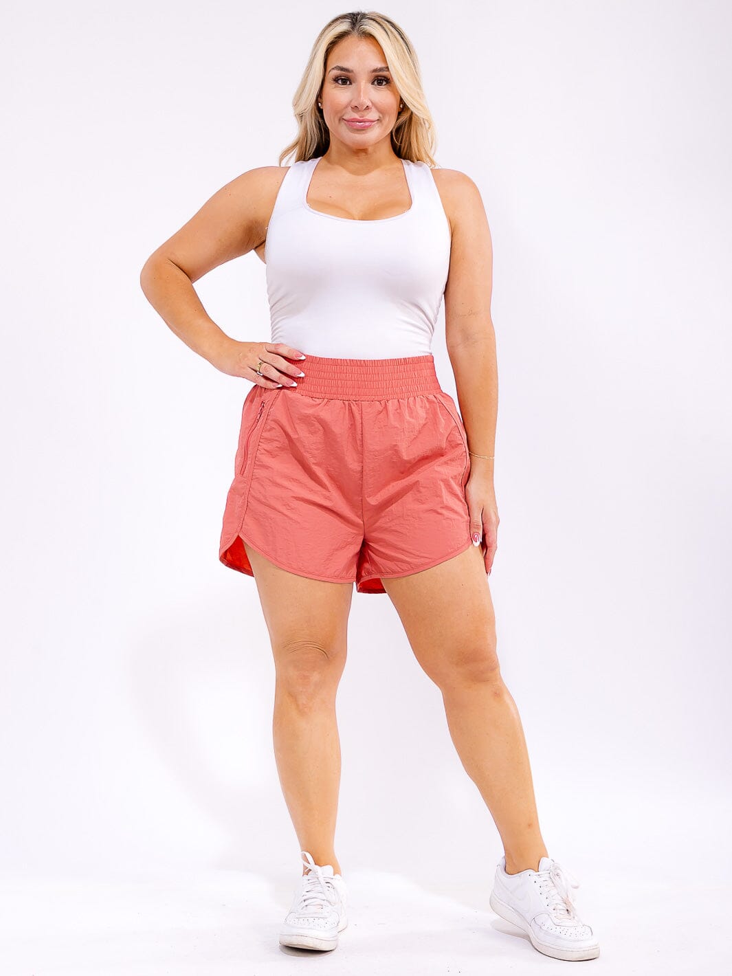 PLUS SIZE ELASTIC WAIST POCKETS LINING MINI SHORTS
