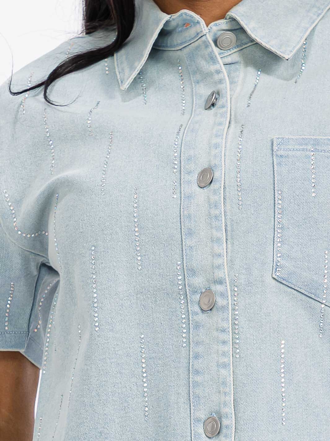 WOMEN'S SHORT SLEEVE FRONT POCKET BUTTON UP STUDS DENIM TOP