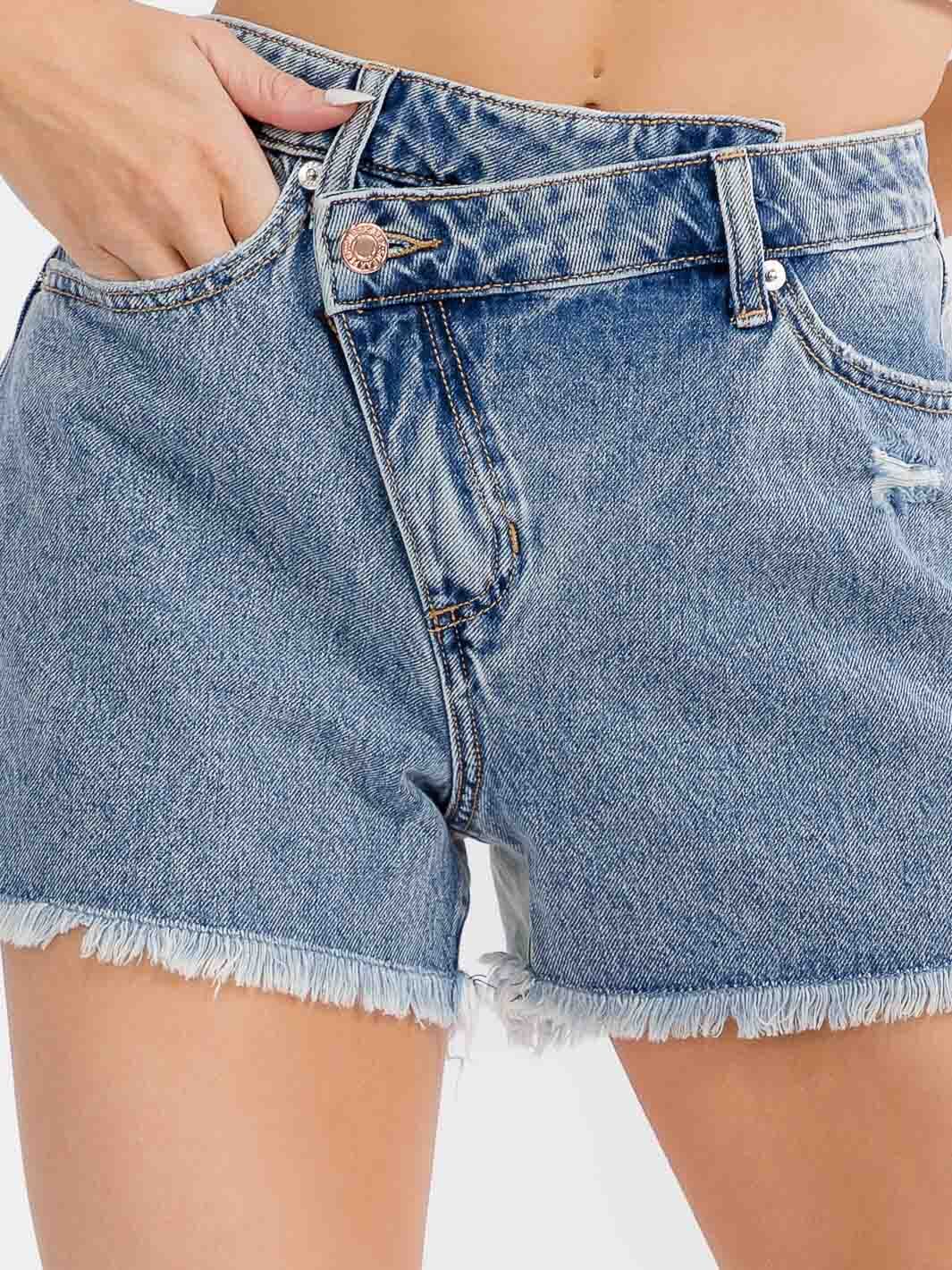WOMEN'S BUTTON CLOSURE POCKETS RAW EDGE TWO TONE DENIM MINI SHORTS