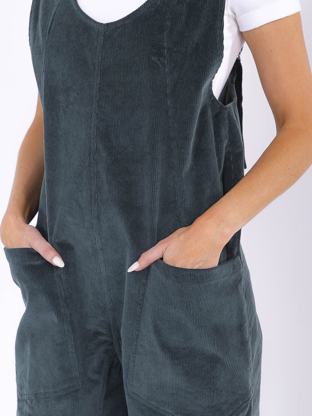 WOMEN'S SLEEVELESS FRONT POCKETS WIDE LEG CORDUROY JUMPSUIT