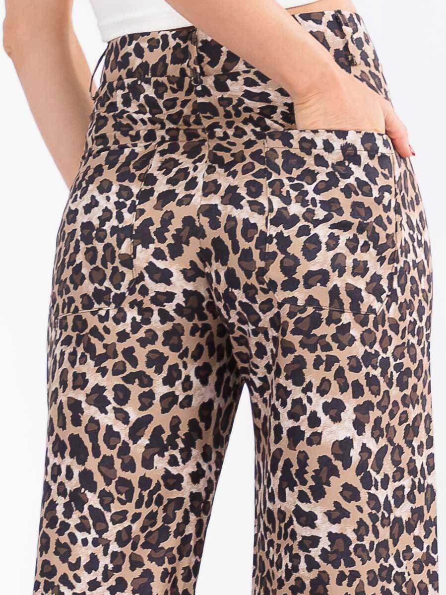 WOMEN'S BUTTON CLOSURE BACK POCKETS WIDE LEG ANIMAL PRINT PANTS