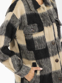 WOMEN'S LONG SLEEVE BUTTON CLOSURE FRONT POCKETS PLAID JACKET