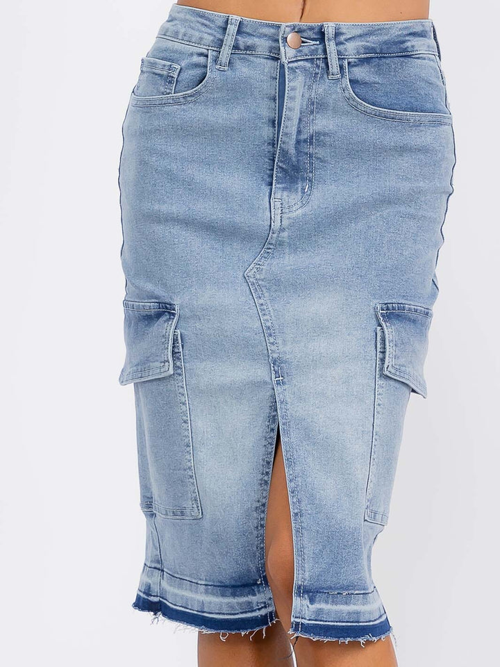 WOMEN'S BUTTON CLOSURE FRONT SLIT CARGO POCKETS WASHED DENIM MIDI SKIRT