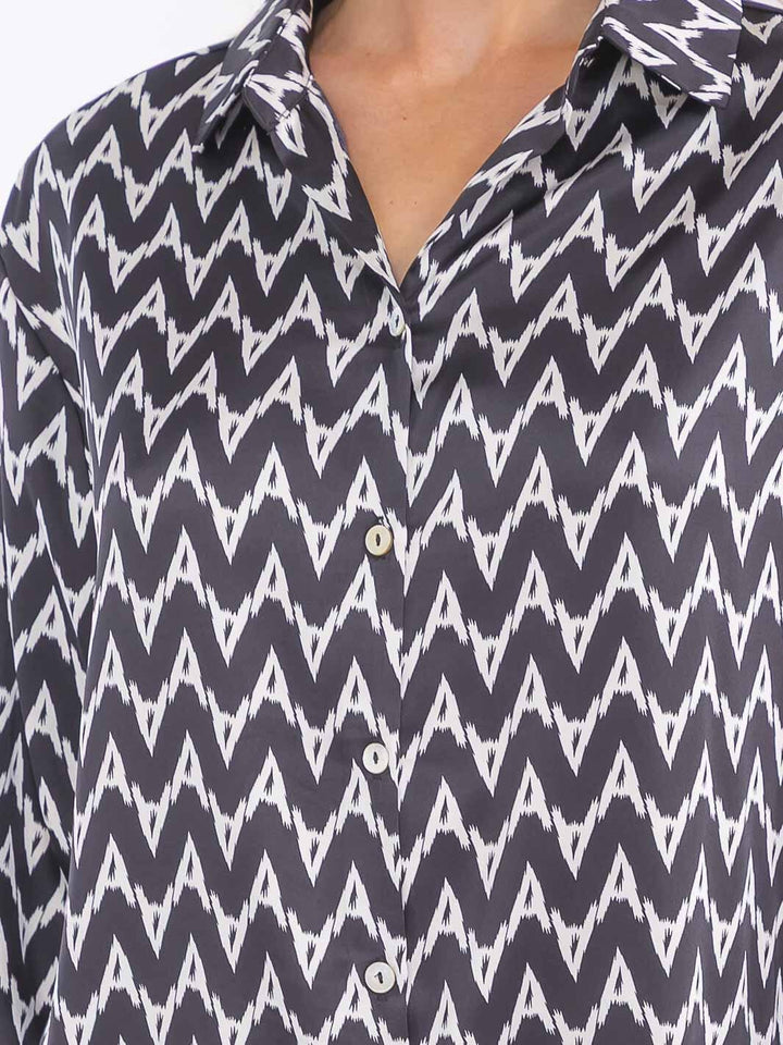 WOMEN'S LONG SLEEVE BUTTON UP HIGH-LOW PRINT BLOUSE