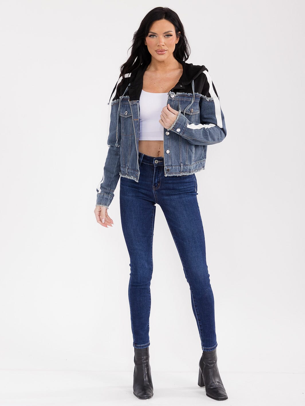 WOMEN'S LONG SLEEVE BUTTON CLOSURE FRONT POCKETS HOODED DENIM CONTRAST JACKET