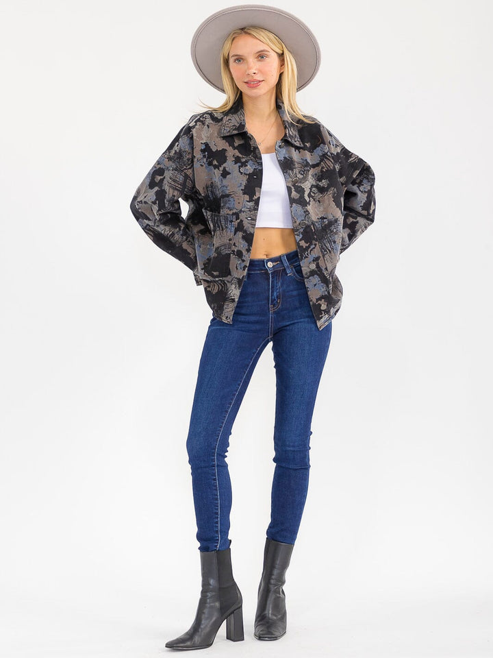 WOMEN'S LONG SLEEVE BUTTON CLOSURE FRONT POCKETS PRINT DENIM JACKET