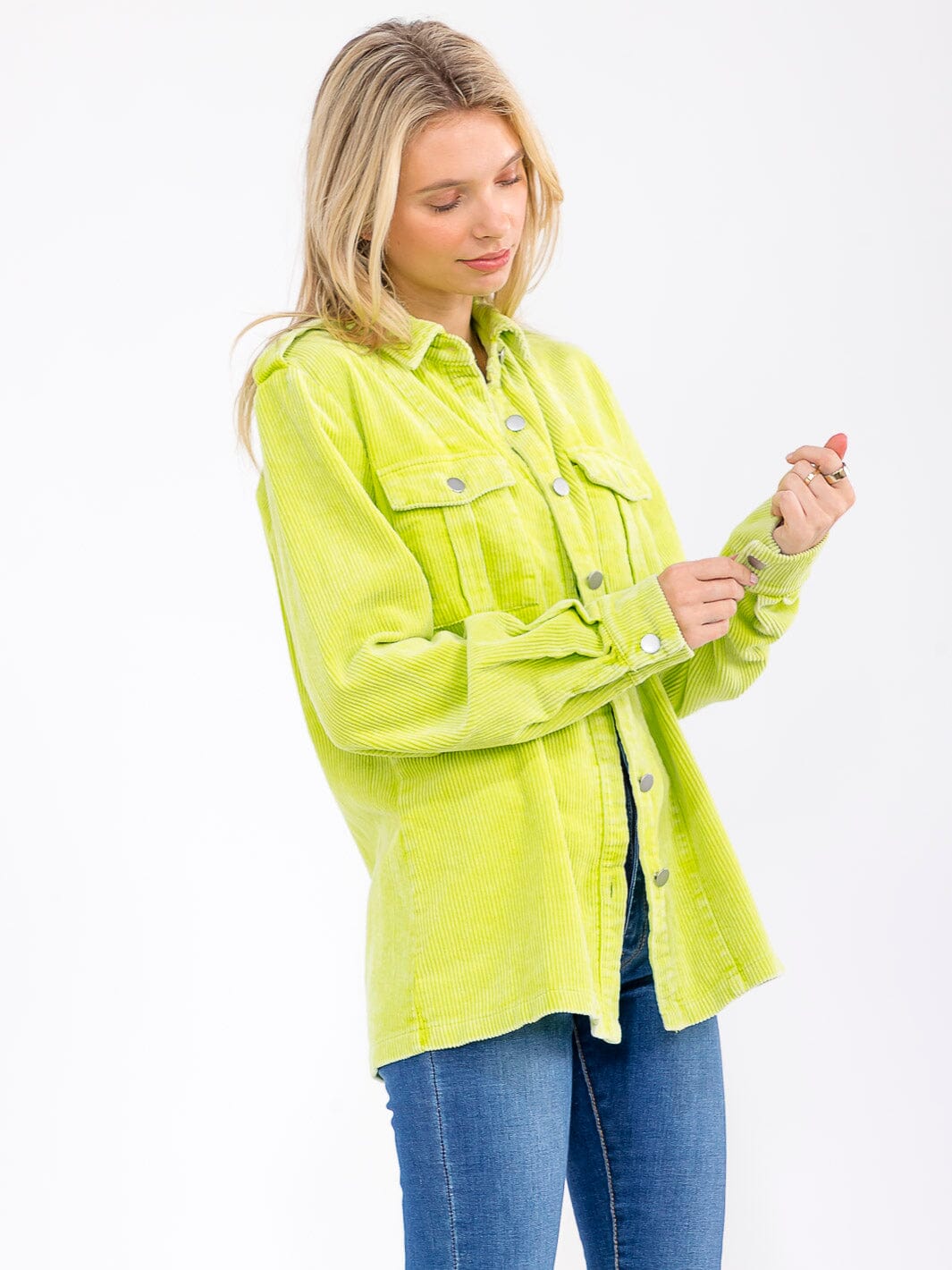 WOMEN'S LONG SLEEVE BUTTON CLOSURE FRONT POCKETS CORDUROY SHACKET