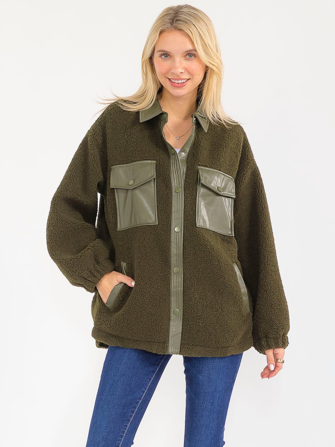 WOMEN'S LONG SLEEVE BUTTON CLOSURE FRONT POCKETS SHERPA PU CONTRAST JACKET