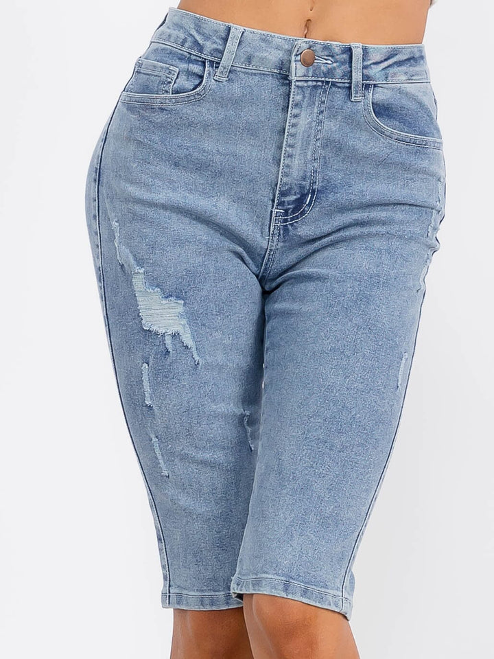 WOMEN'S BUTTON CLOSURE POCKETS DISTRESS DENIM BERMUDA SHORT