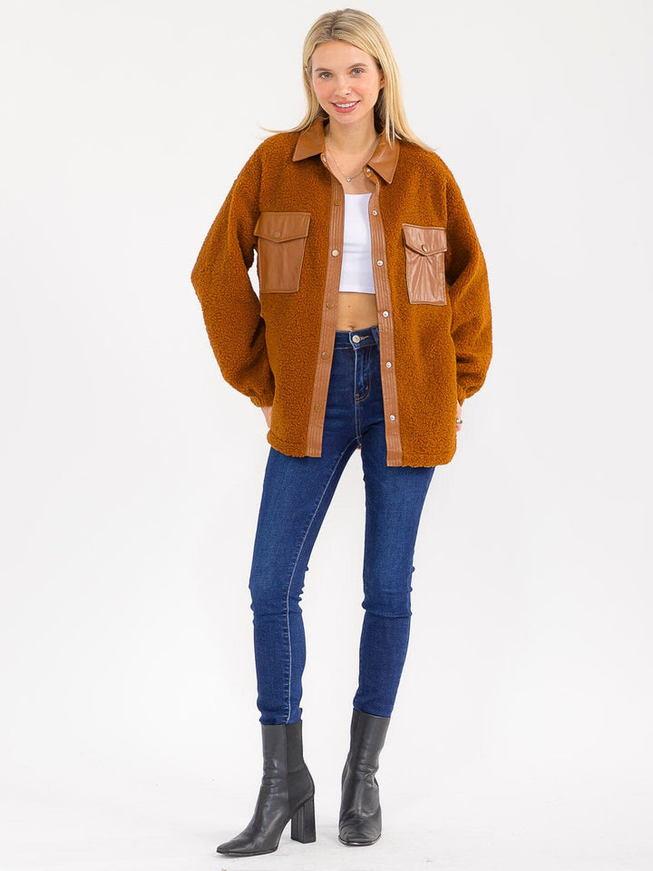 WOMEN'S LONG SLEEVE BUTTON CLOSURE FRONT POCKETS SHERPA PU CONTRAST JACKET