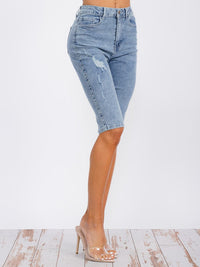 WOMEN'S BUTTON CLOSURE POCKETS DISTRESS DENIM BERMUDA SHORT