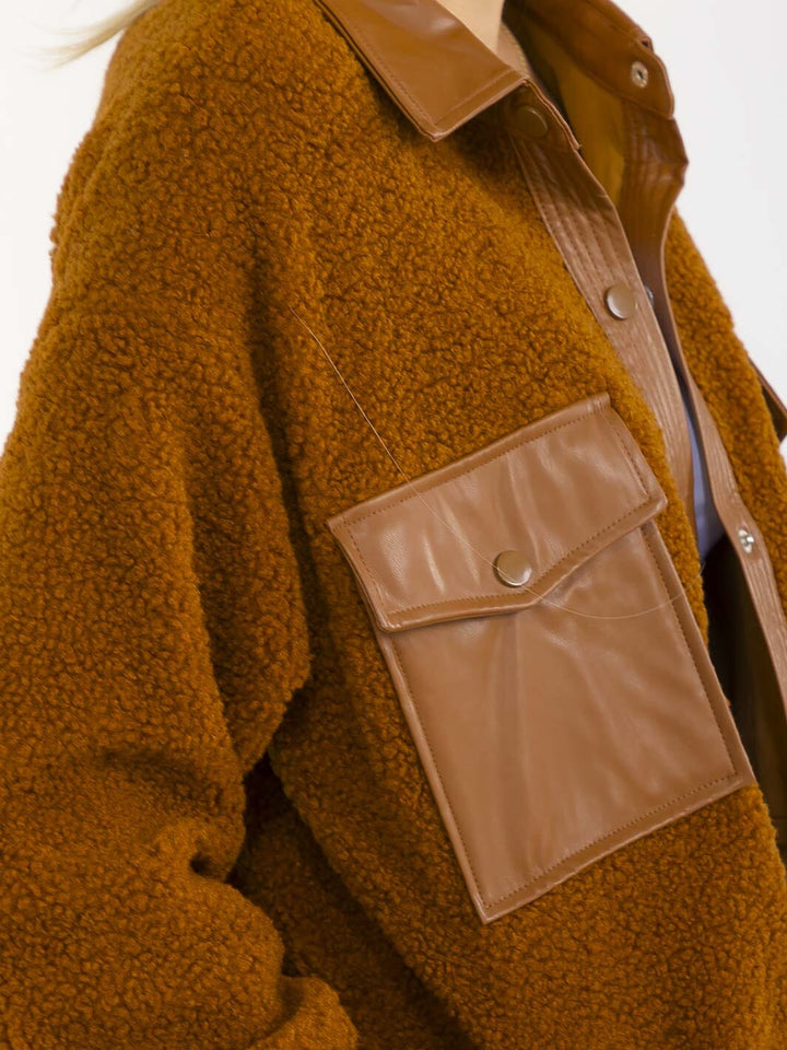 WOMEN'S LONG SLEEVE BUTTON CLOSURE FRONT POCKETS SHERPA PU CONTRAST JACKET