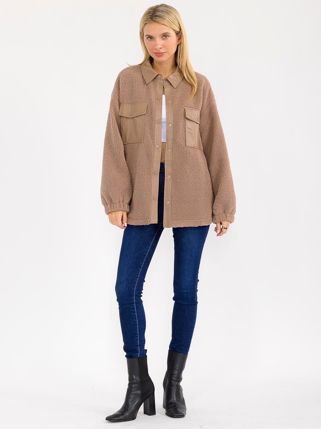 WOMEN'S LONG SLEEVE BUTTON CLOSURE FRONT POCKETS SHERPA PU CONTRAST JACKET